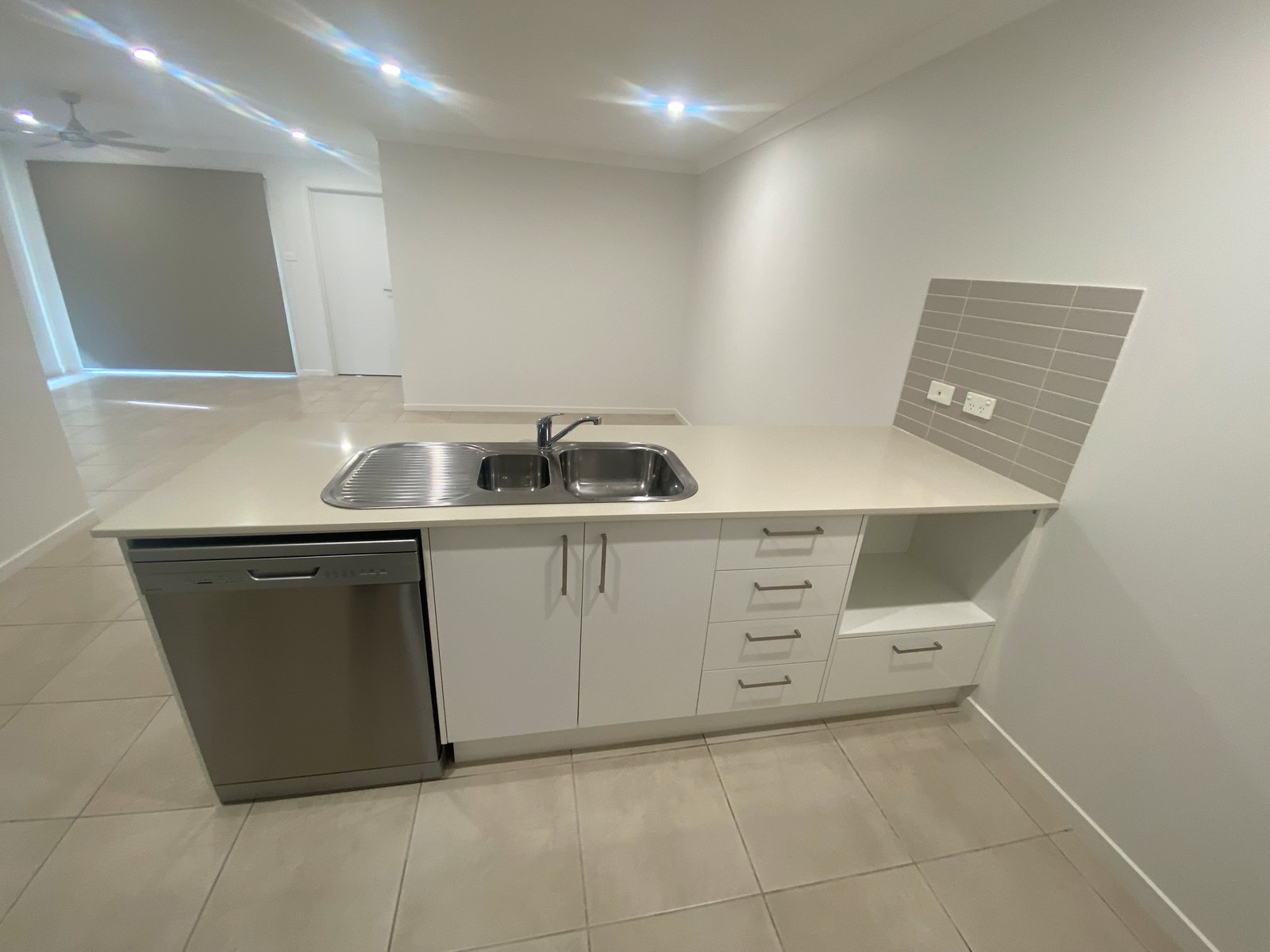 2/22 Silkstone St  Farley 6