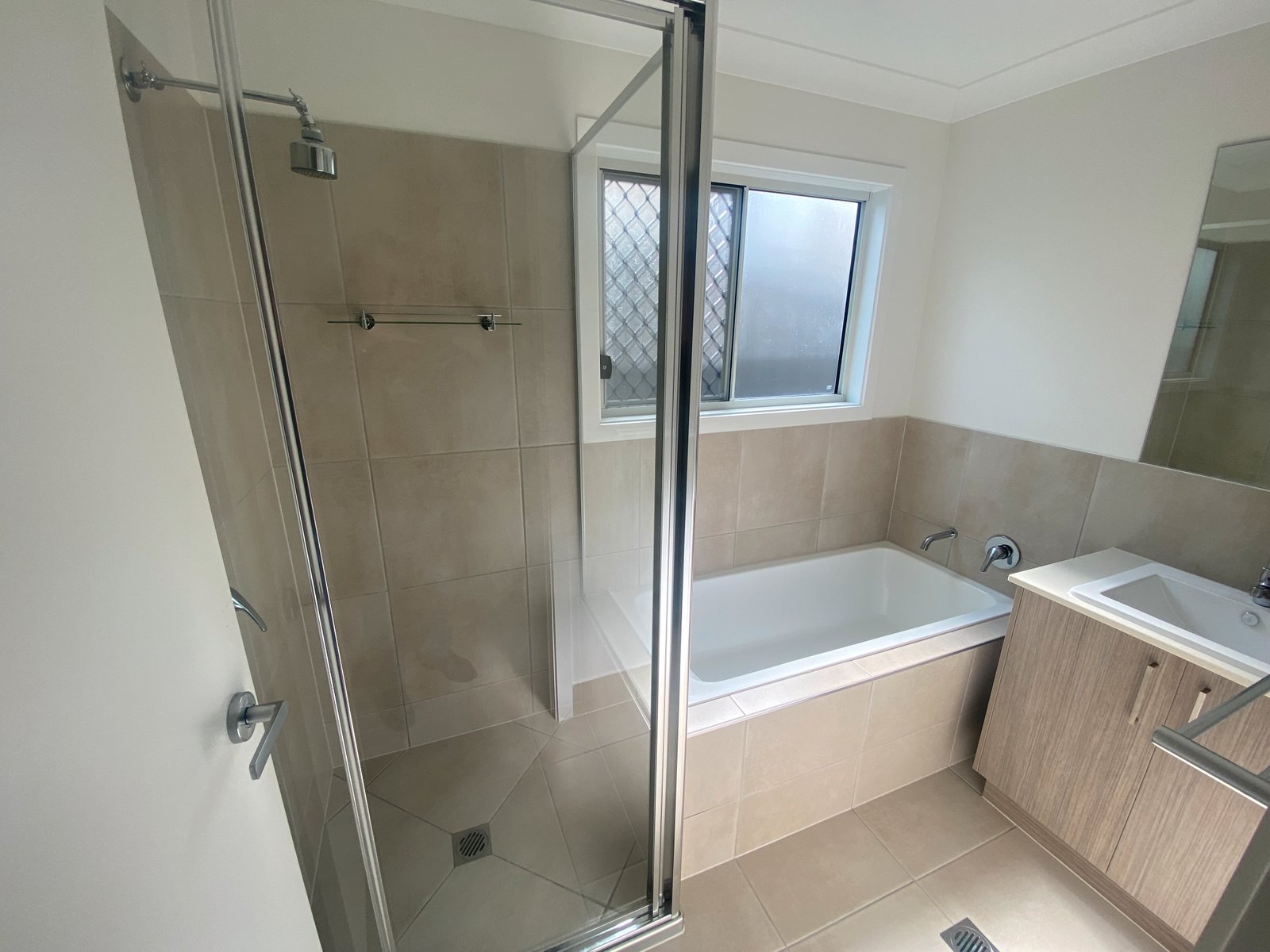 2/22 Silkstone St  Farley 16