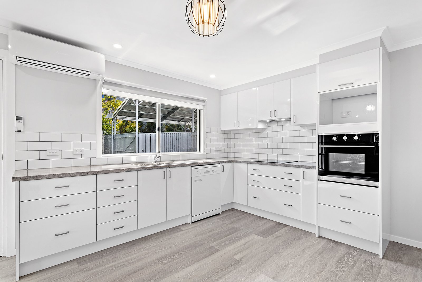 2/22 Wambiri Street CANNONVALE 4
