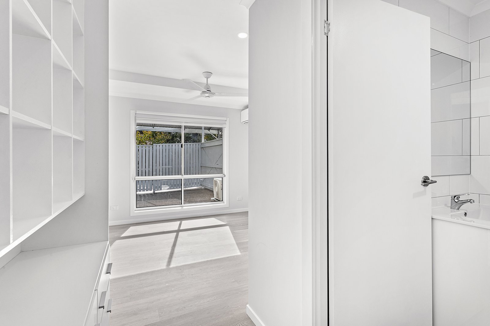 2/22 Wambiri Street CANNONVALE 5