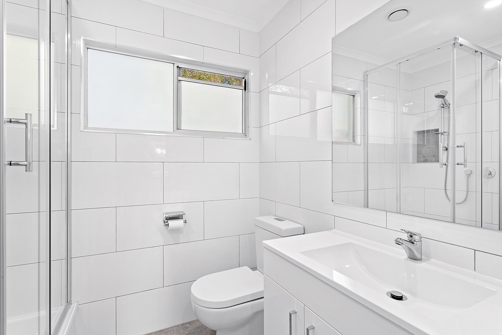 2/22 Wambiri Street CANNONVALE 10