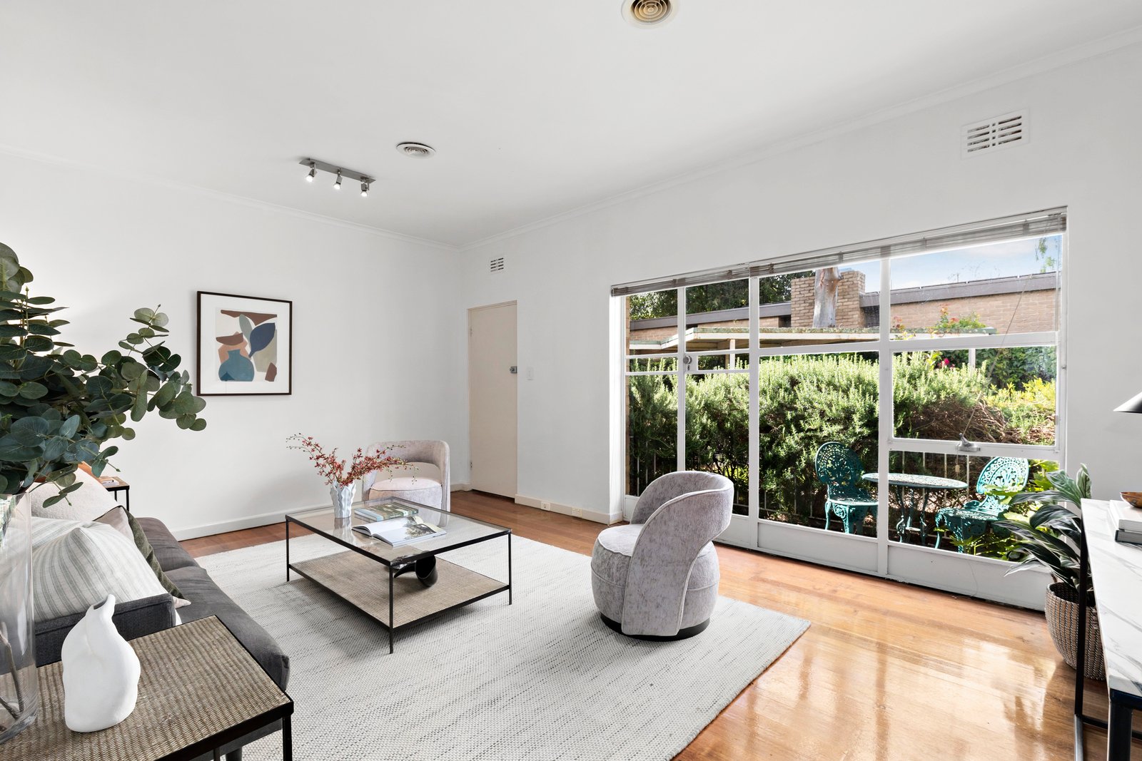 Real Estate and Property in 2/22 Wentworth Avenue, Canterbury, VIC