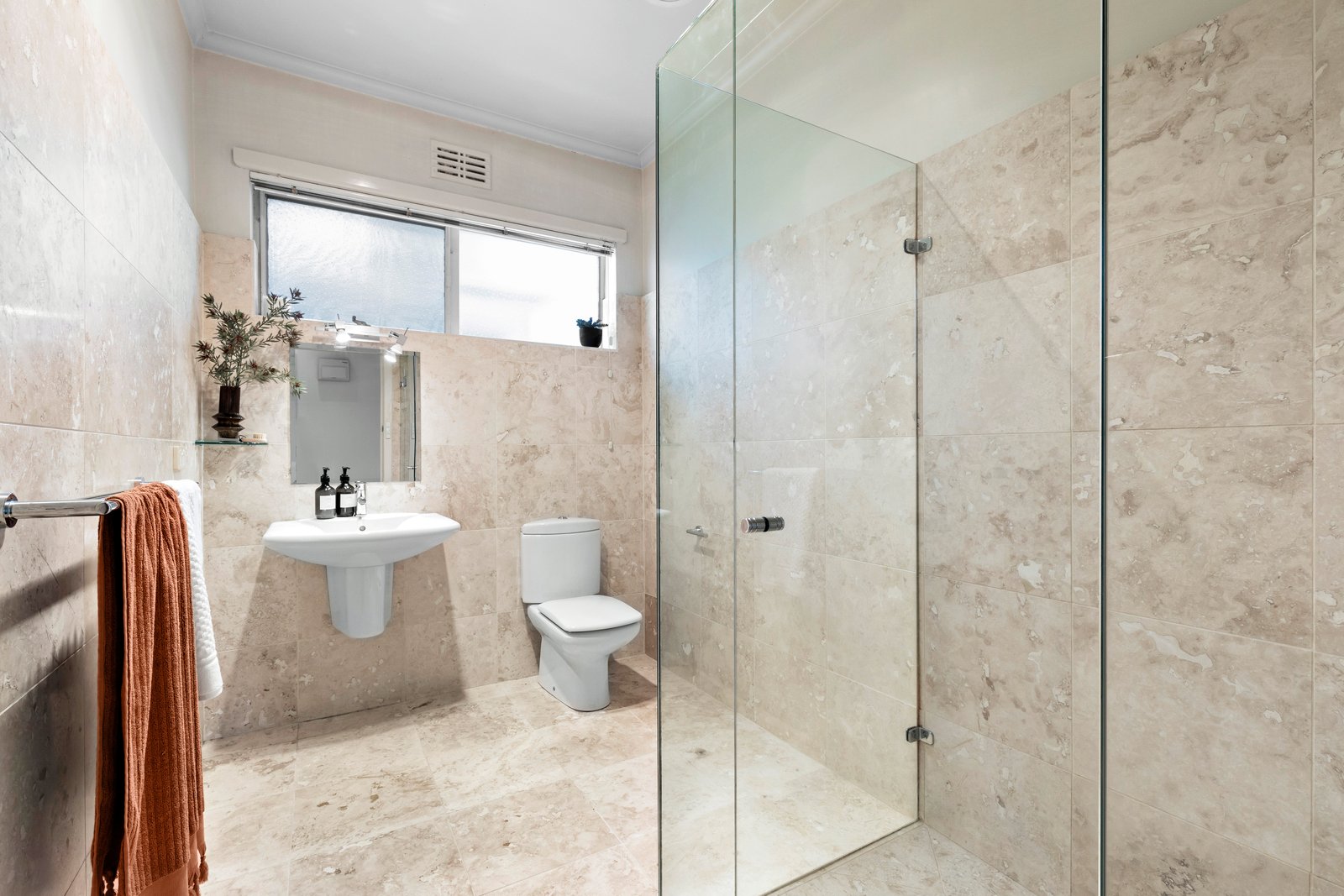 Real Estate and Property in 2/22 Wentworth Avenue, Canterbury, VIC