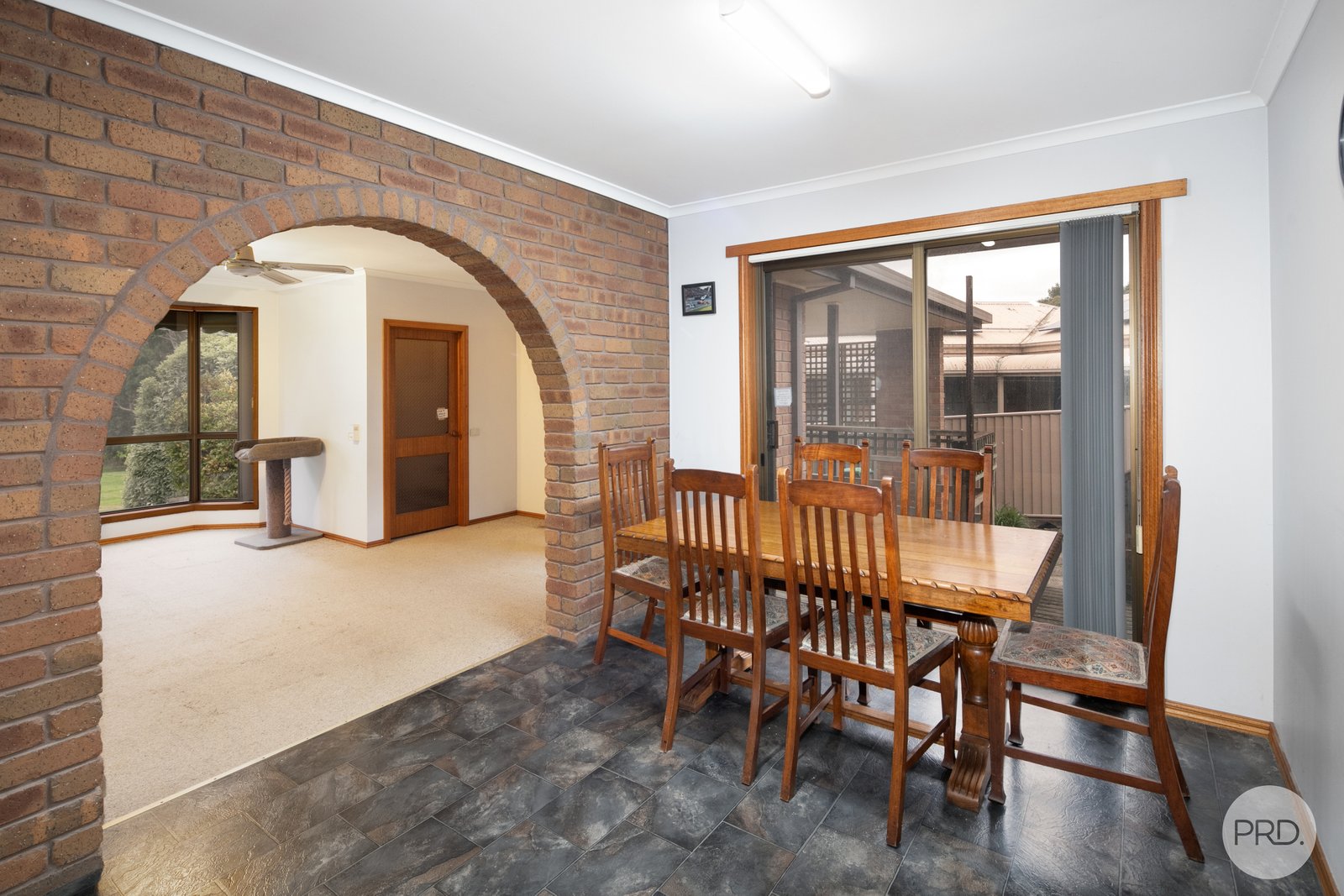 222 Wilson Street CANADIAN 5