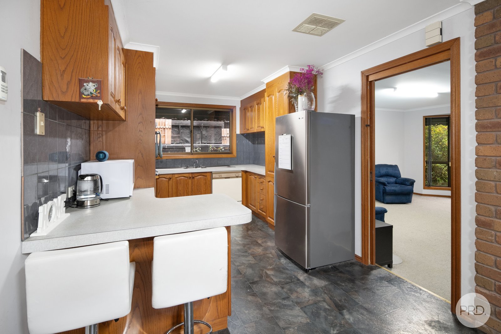 222 Wilson Street CANADIAN 6