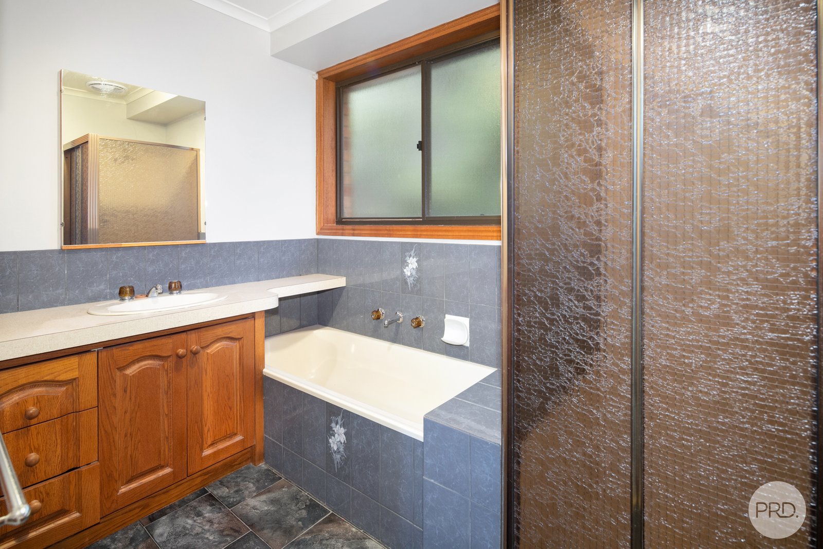 222 Wilson Street CANADIAN 11