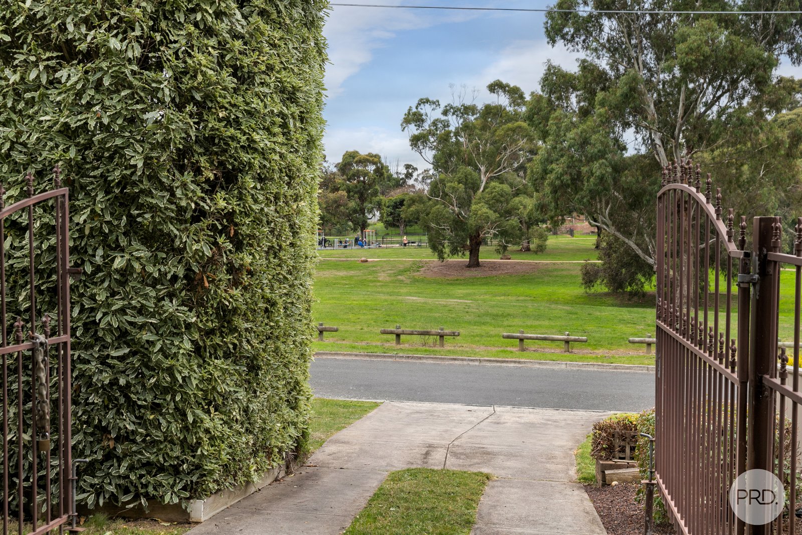 222 Wilson Street CANADIAN 16