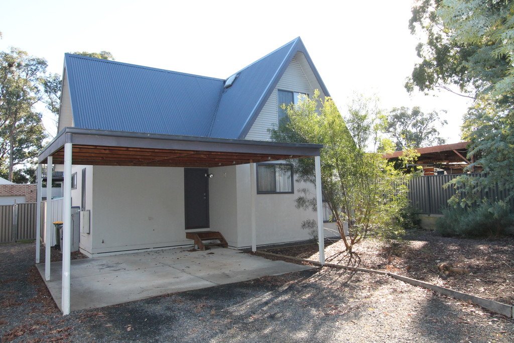 2/220 Eddy Avenue MOUNT HELEN 1