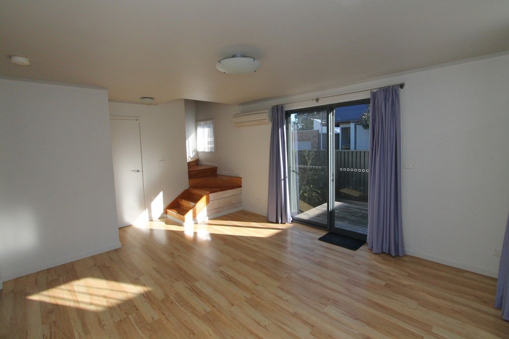 2/220 Eddy Avenue MOUNT HELEN 2