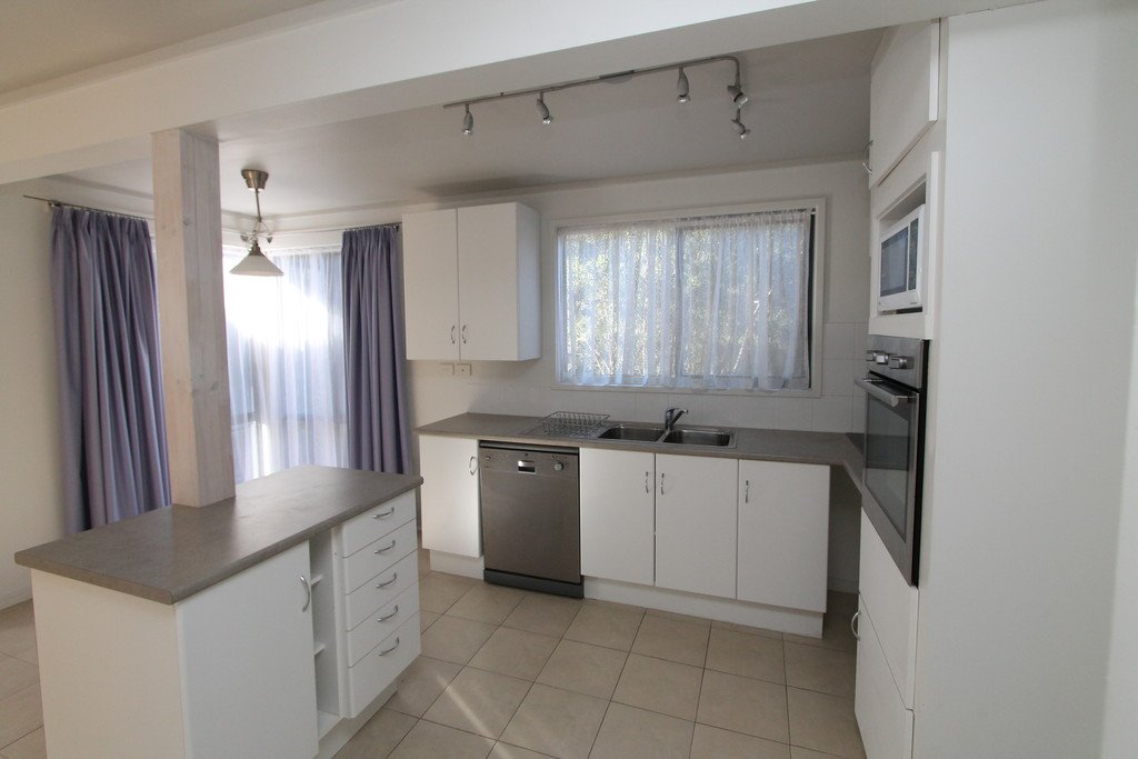 2/220 Eddy Avenue MOUNT HELEN 3