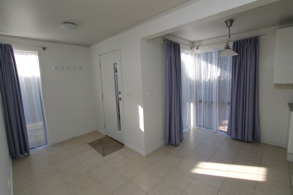 2/220 Eddy Avenue MOUNT HELEN 6