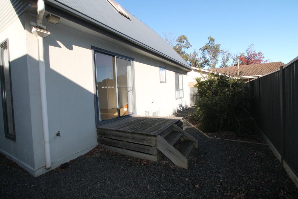 2/220 Eddy Avenue MOUNT HELEN 18