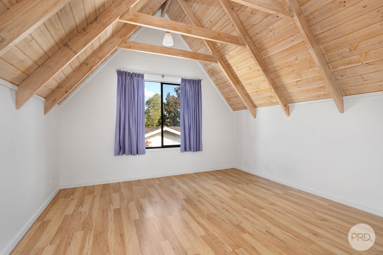 2/220 Eddy Avenue MOUNT HELEN 9