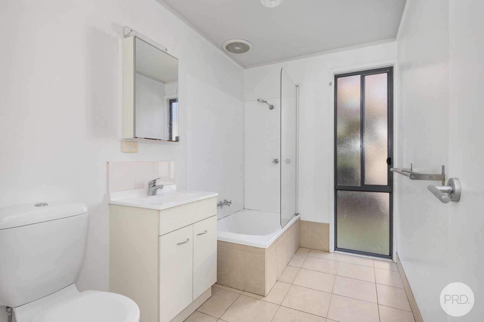 2/220 Eddy Avenue MOUNT HELEN 7