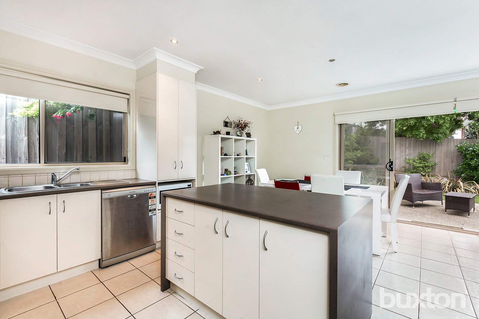 Gallery: 2/220 Mt Pleasant Road