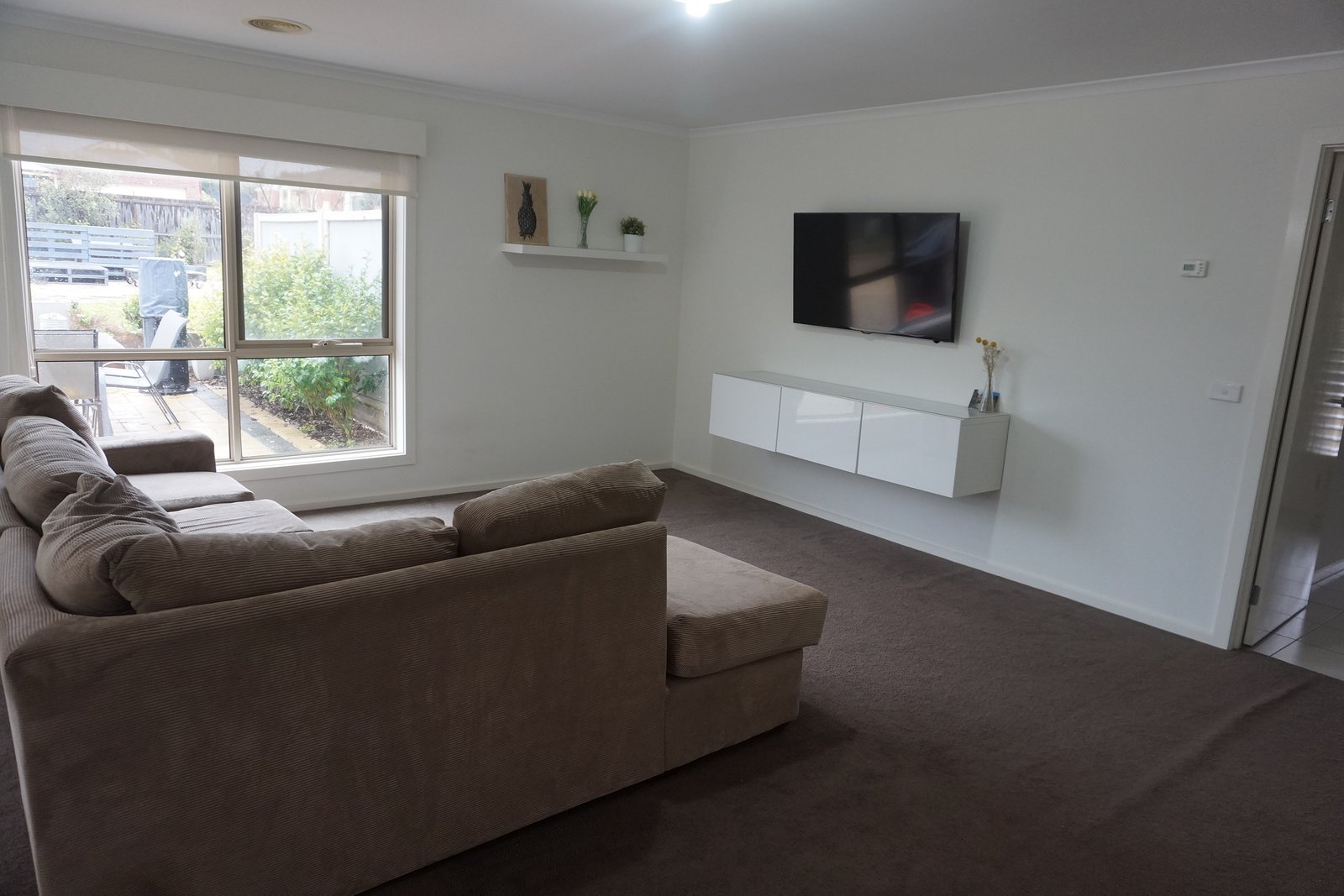 Gallery: 2/220 South Valley Road