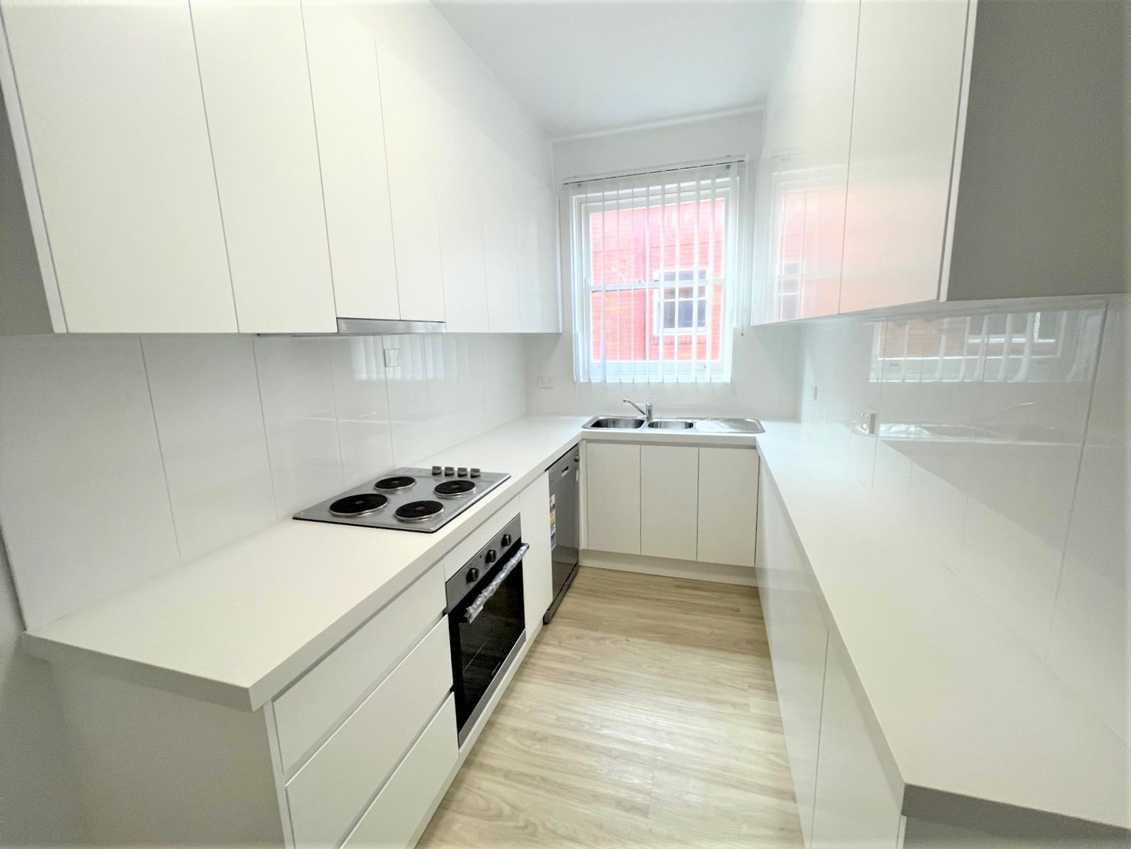 22/23-25 Queens Road BRIGHTON-LE-SANDS 2