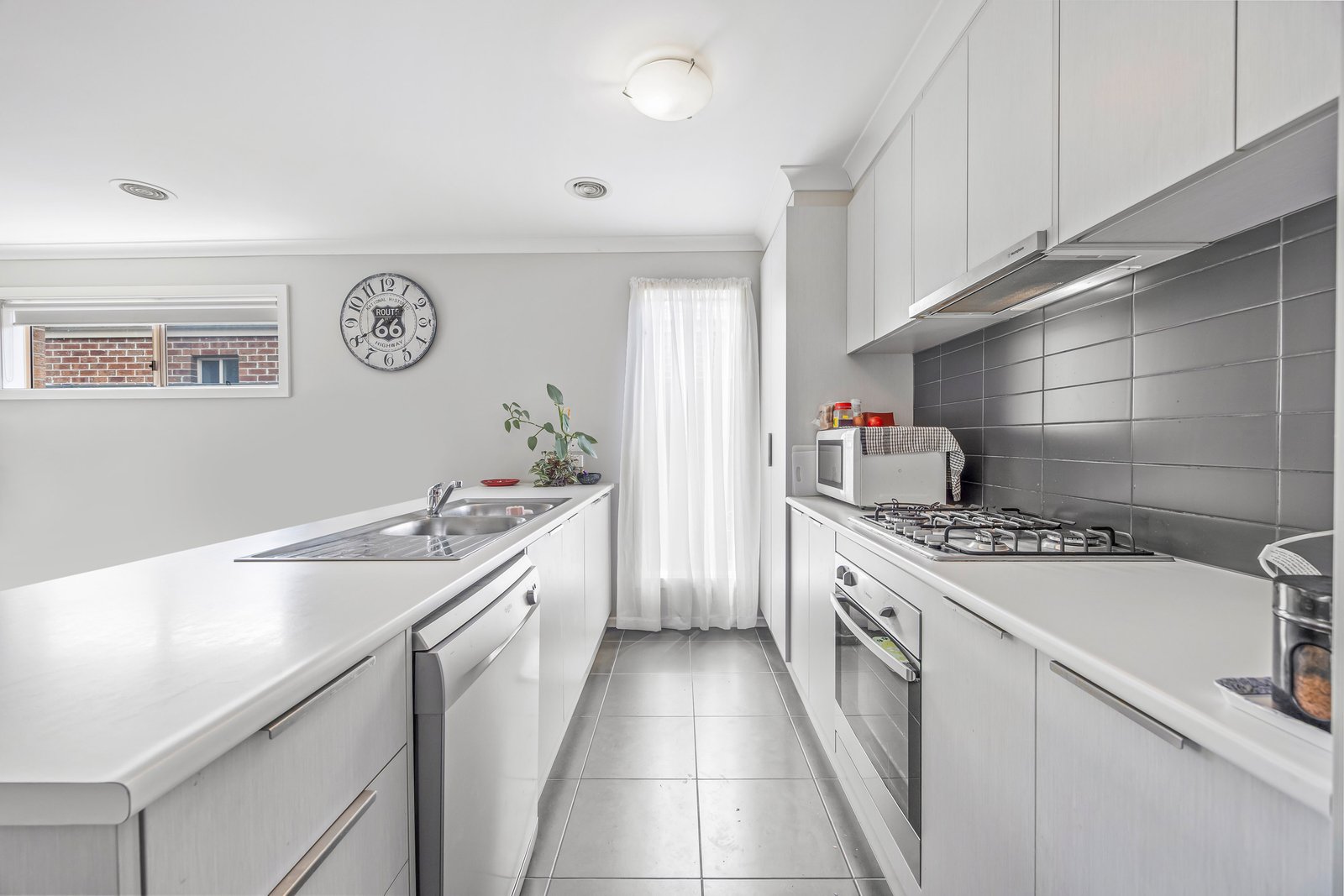 Gallery: 2/223 Grant Street