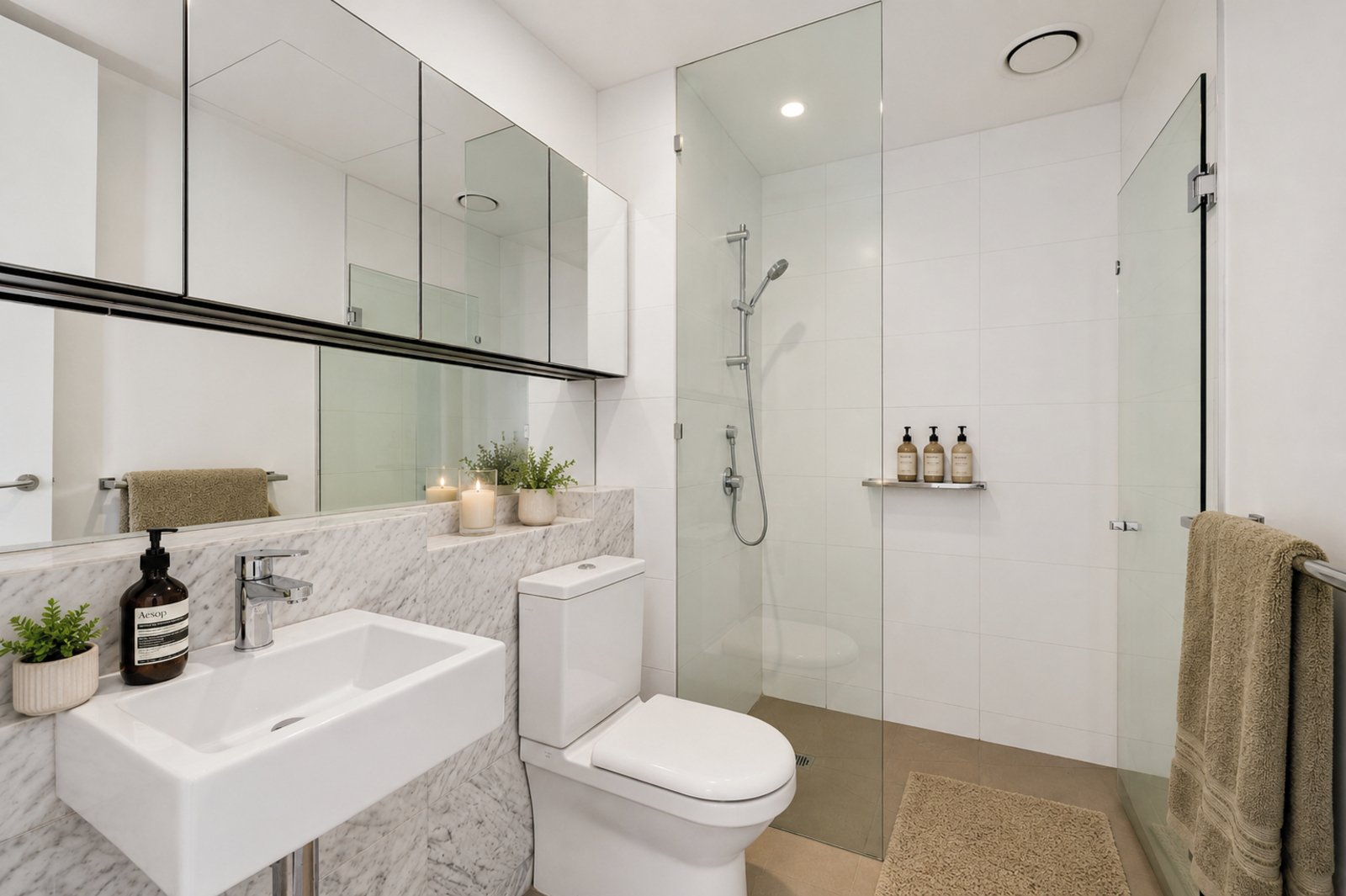 Gallery: 222/99 Dow Street