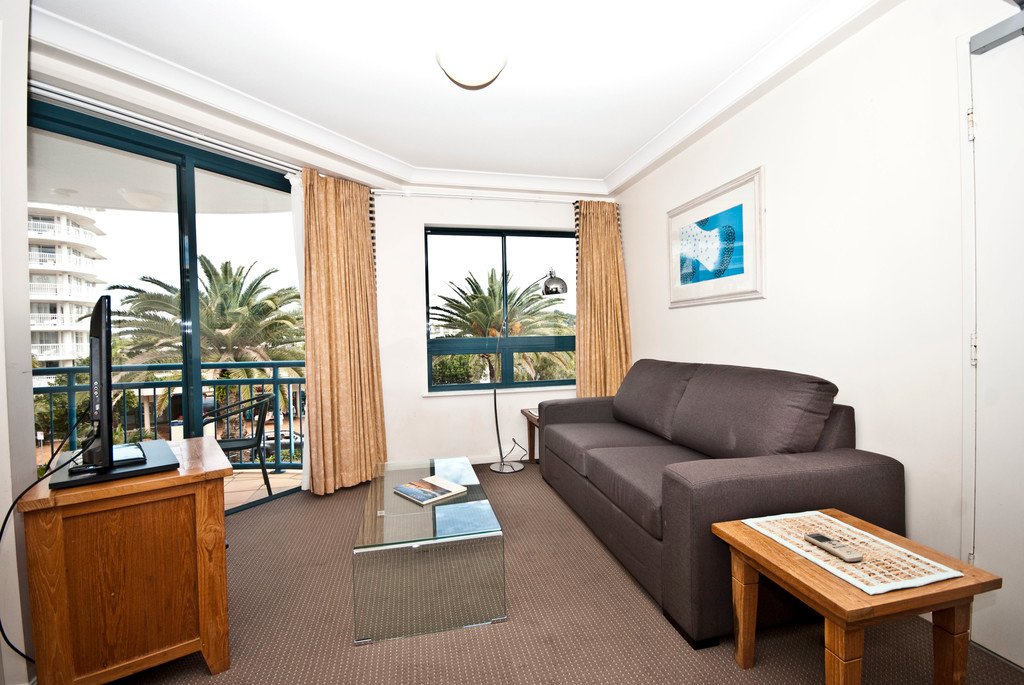 222/99 Griffith St  COOLANGATTA 4
