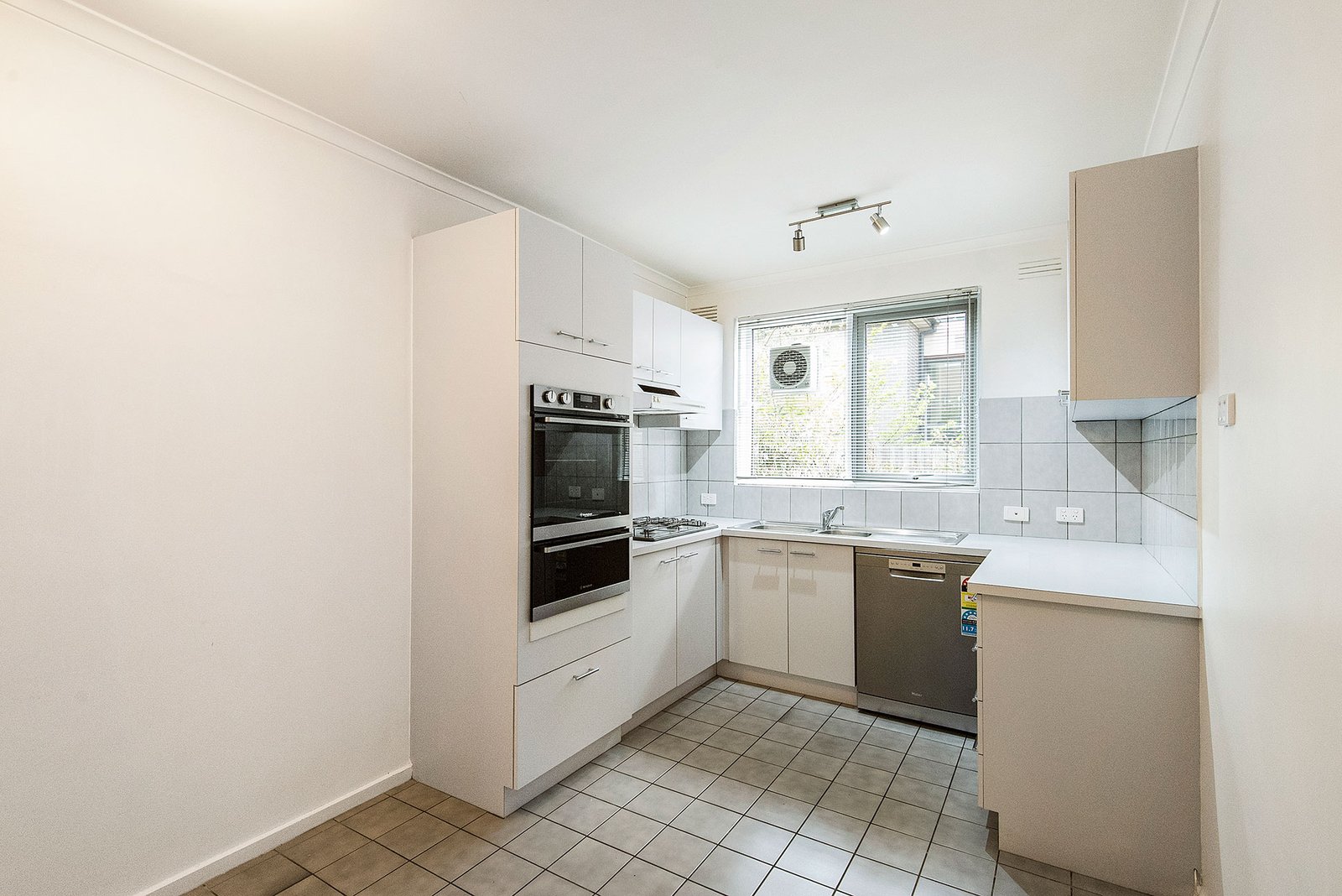 Gallery: 2/22a Fernhill Road