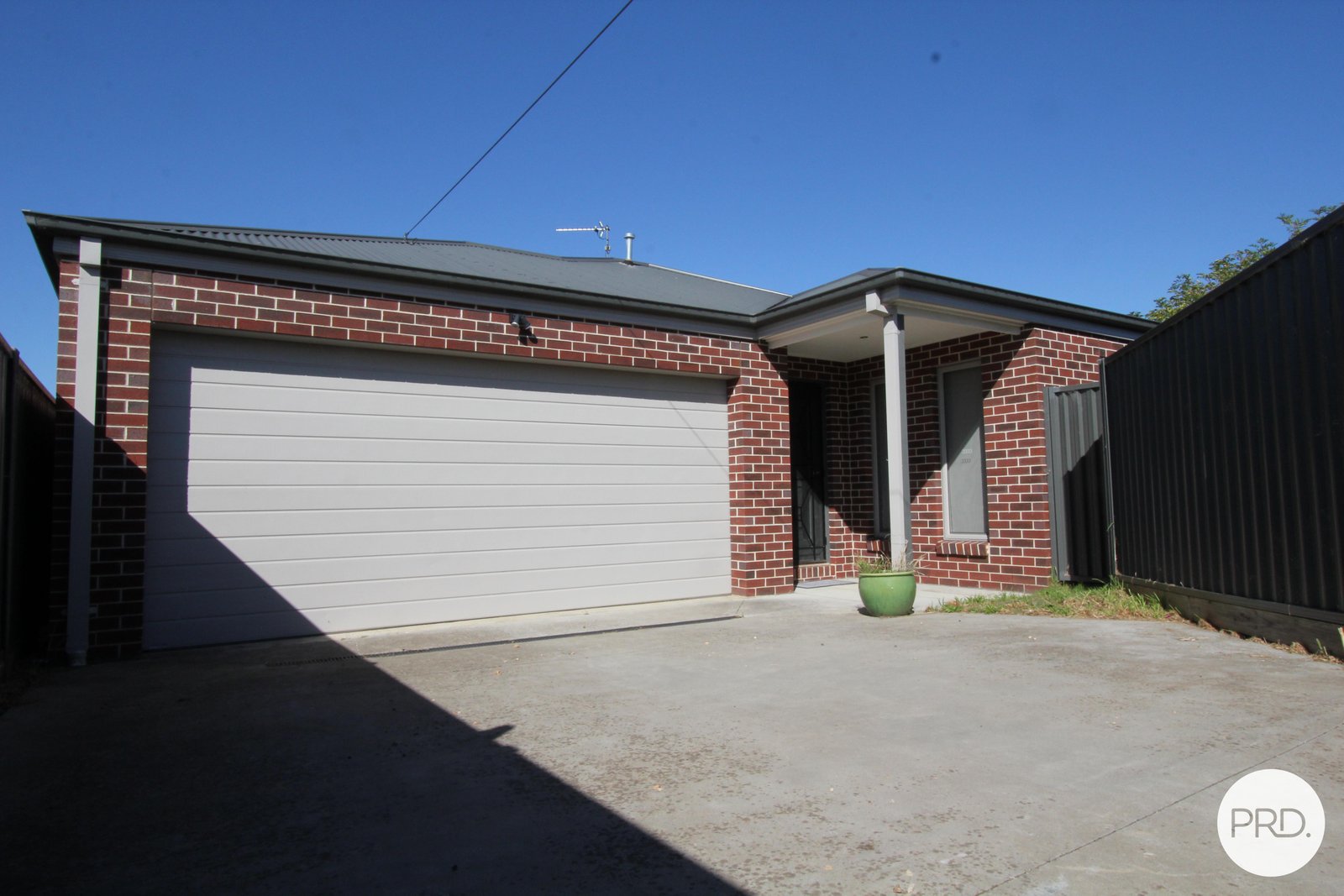 2/23 Beverin Street SEBASTOPOL 1