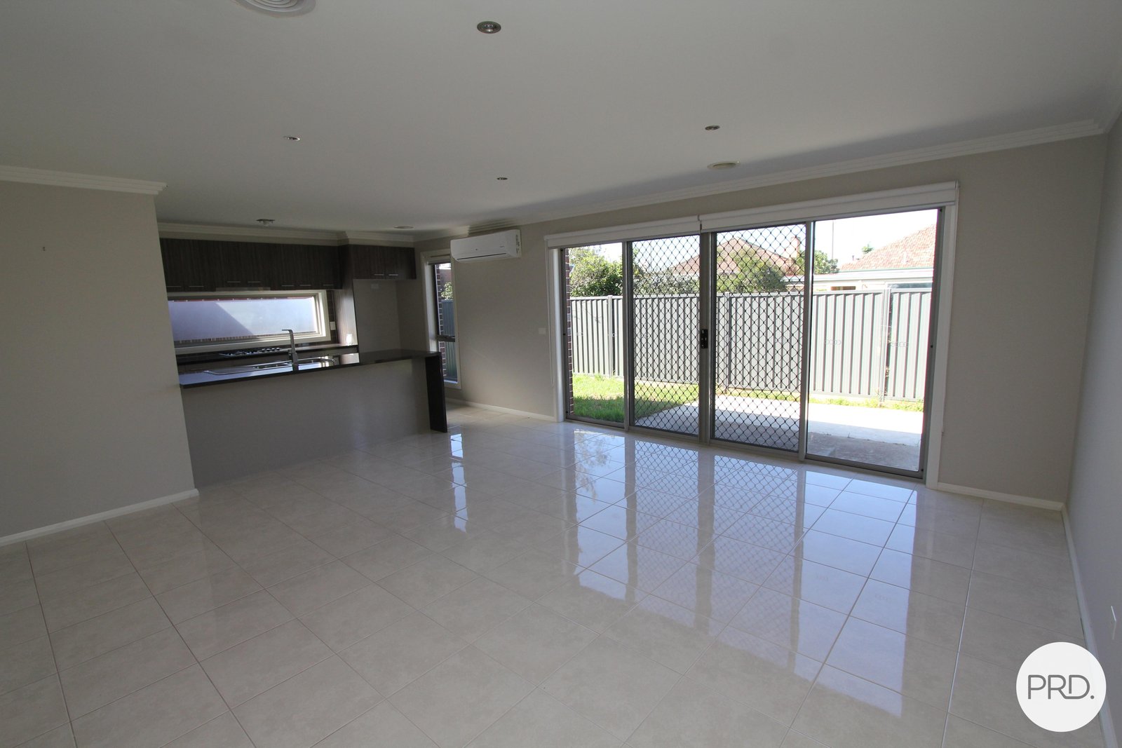 2/23 Beverin Street SEBASTOPOL 11