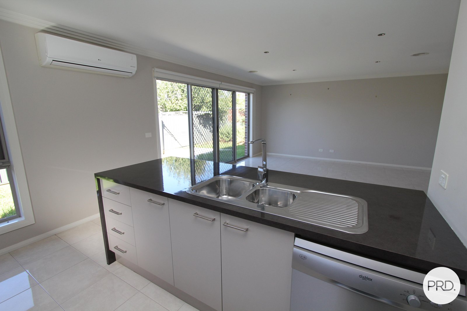 2/23 Beverin Street SEBASTOPOL 17