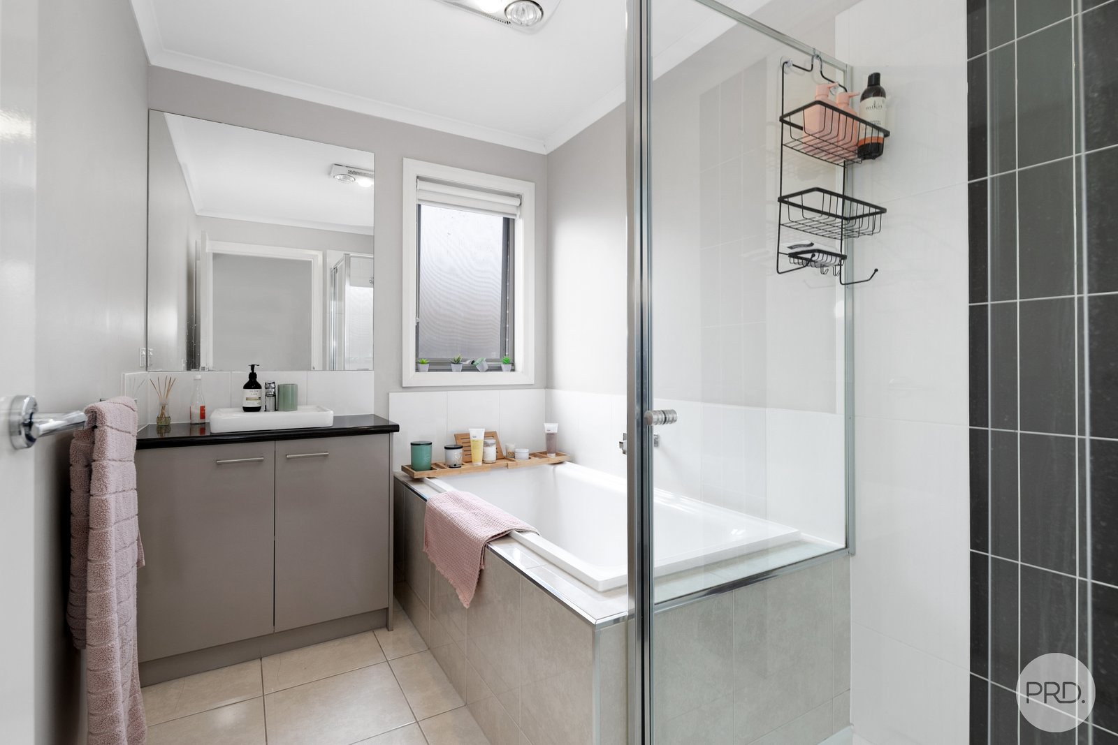 2/23 Beverin Street SEBASTOPOL 17