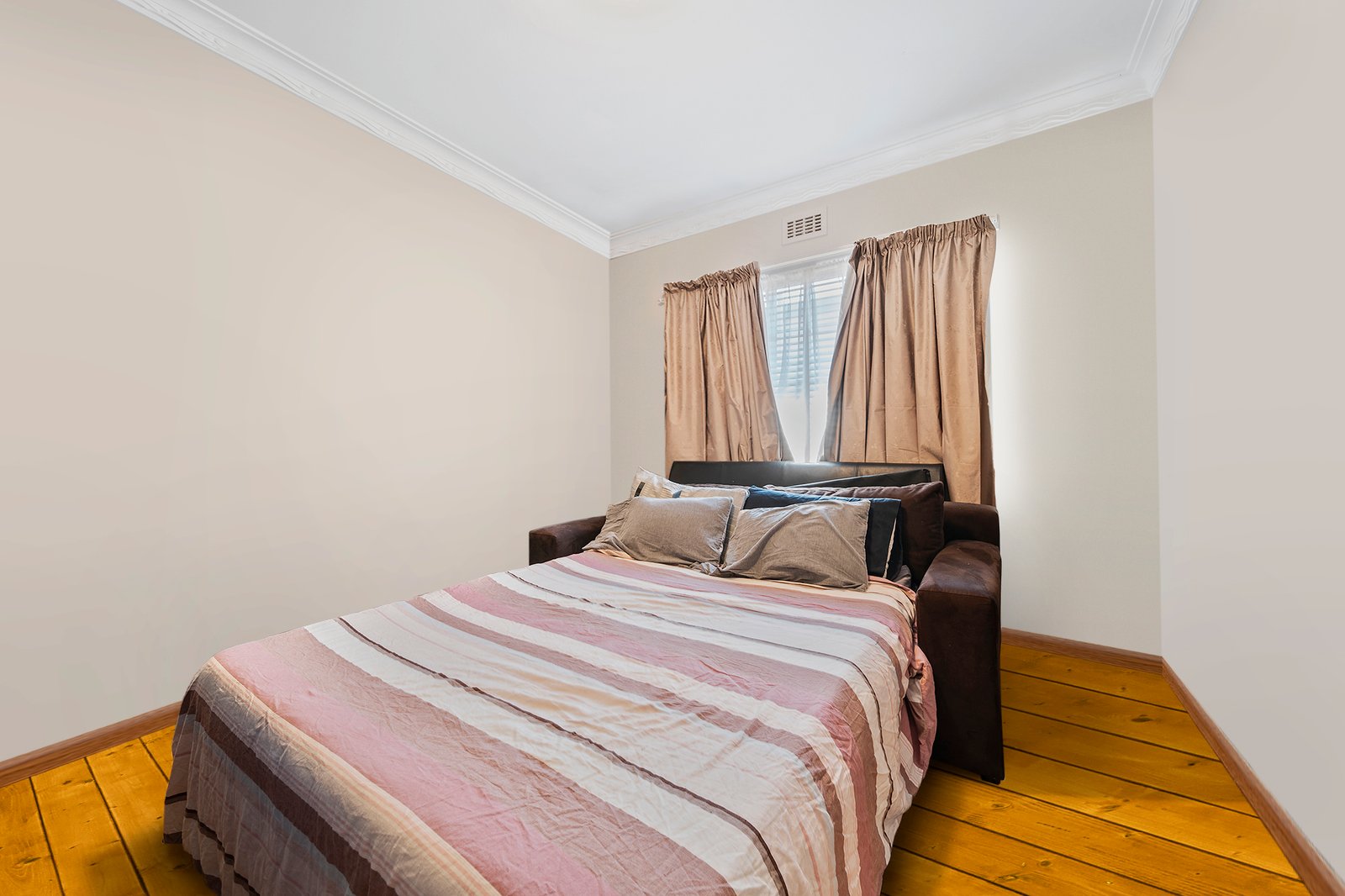 223 Carpenter Street QUARRY HILL 8