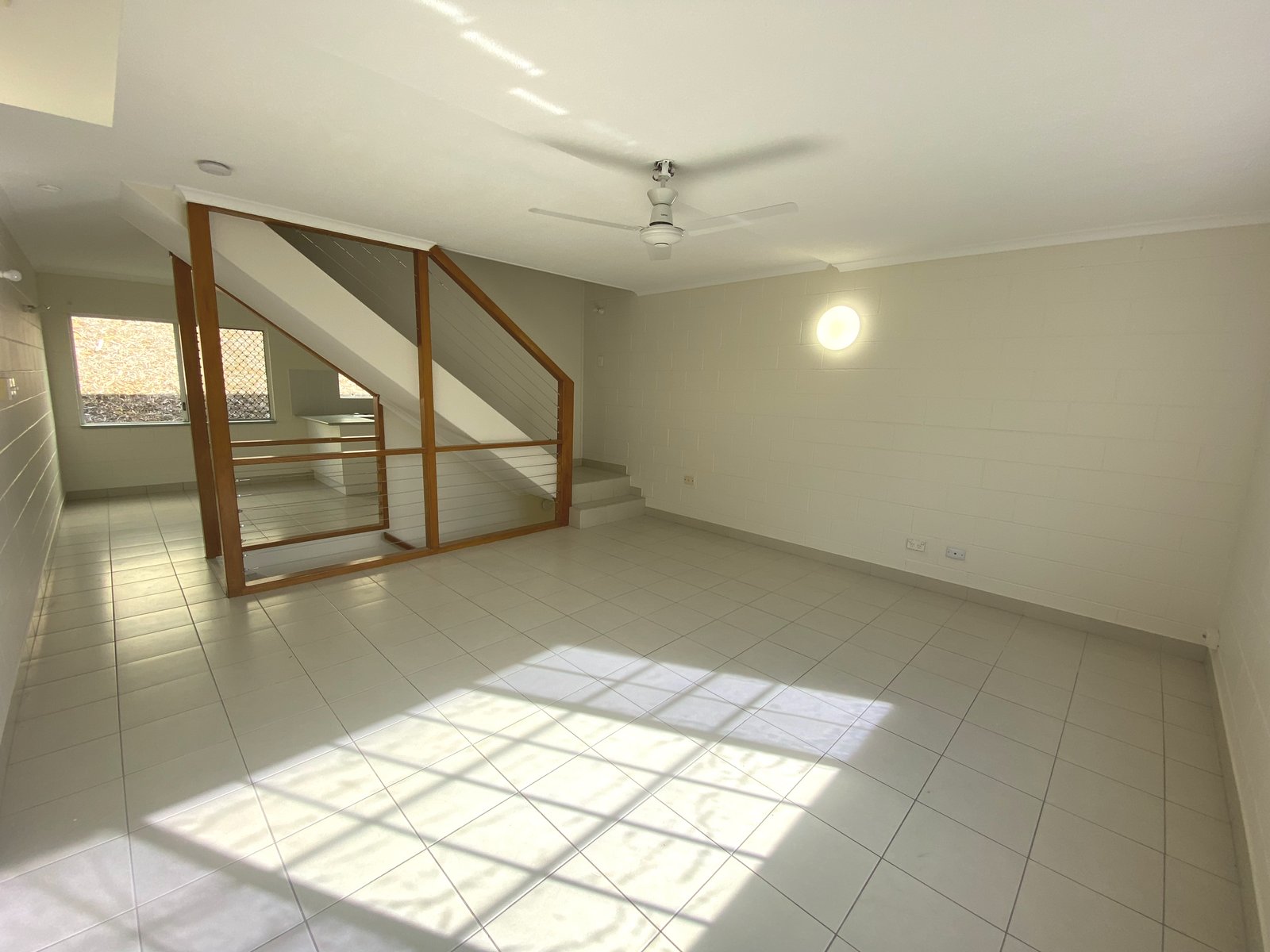 22/3 Eshelby Drive CANNONVALE 1