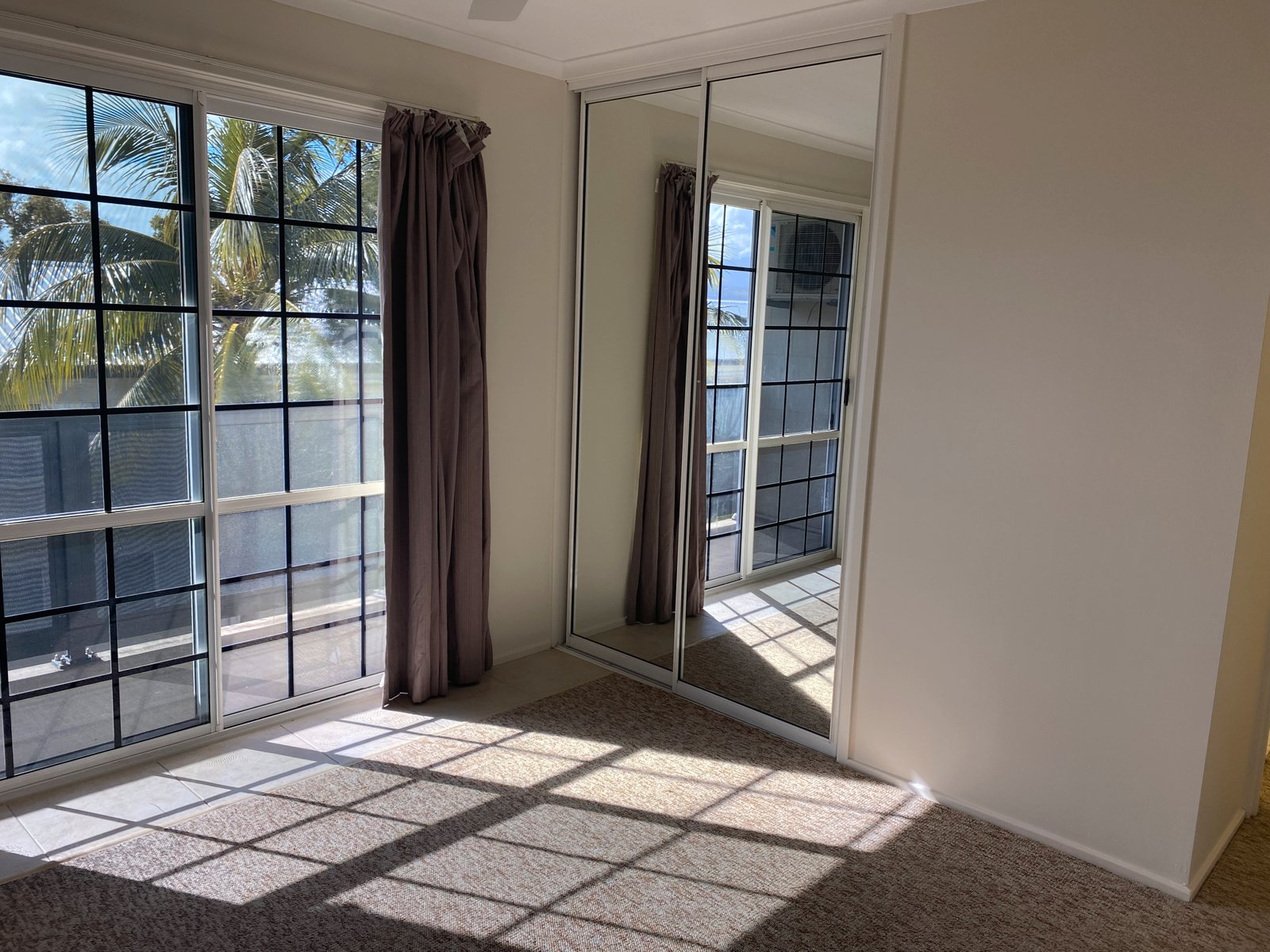 22/3 Eshelby Drive CANNONVALE 3