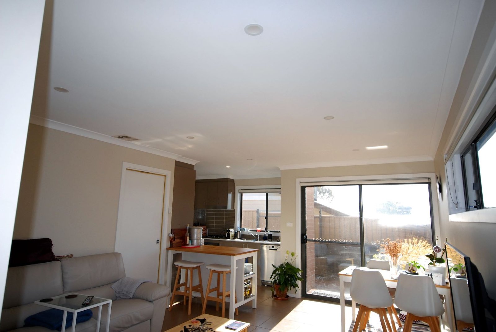 2/23 Gilmore Place QUEANBEYAN WEST 4