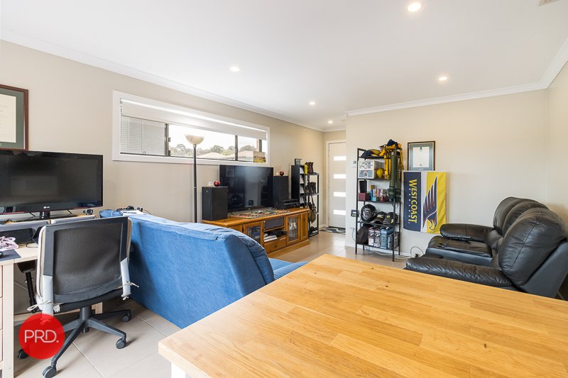 2/23 Gilmore Place QUEANBEYAN WEST 4