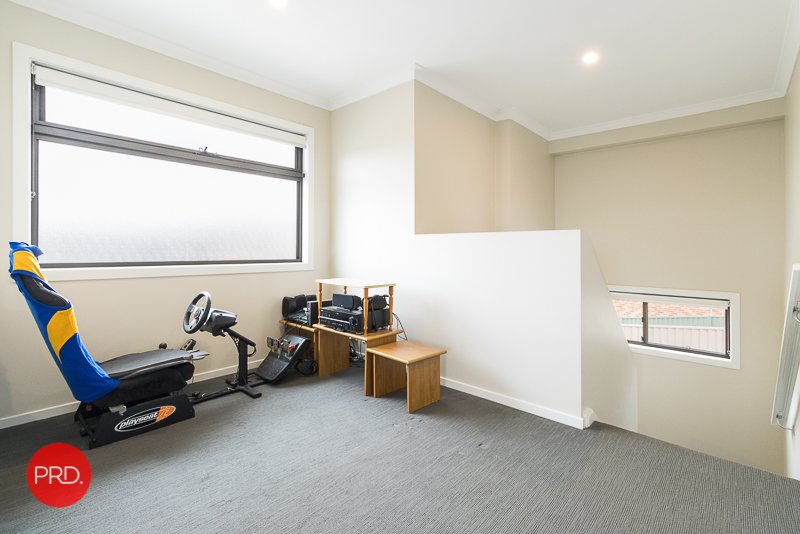 2/23 Gilmore Place QUEANBEYAN WEST 10