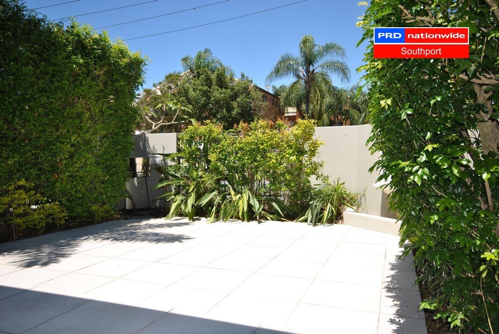 2/23 Hunter Avenue LABRADOR 2