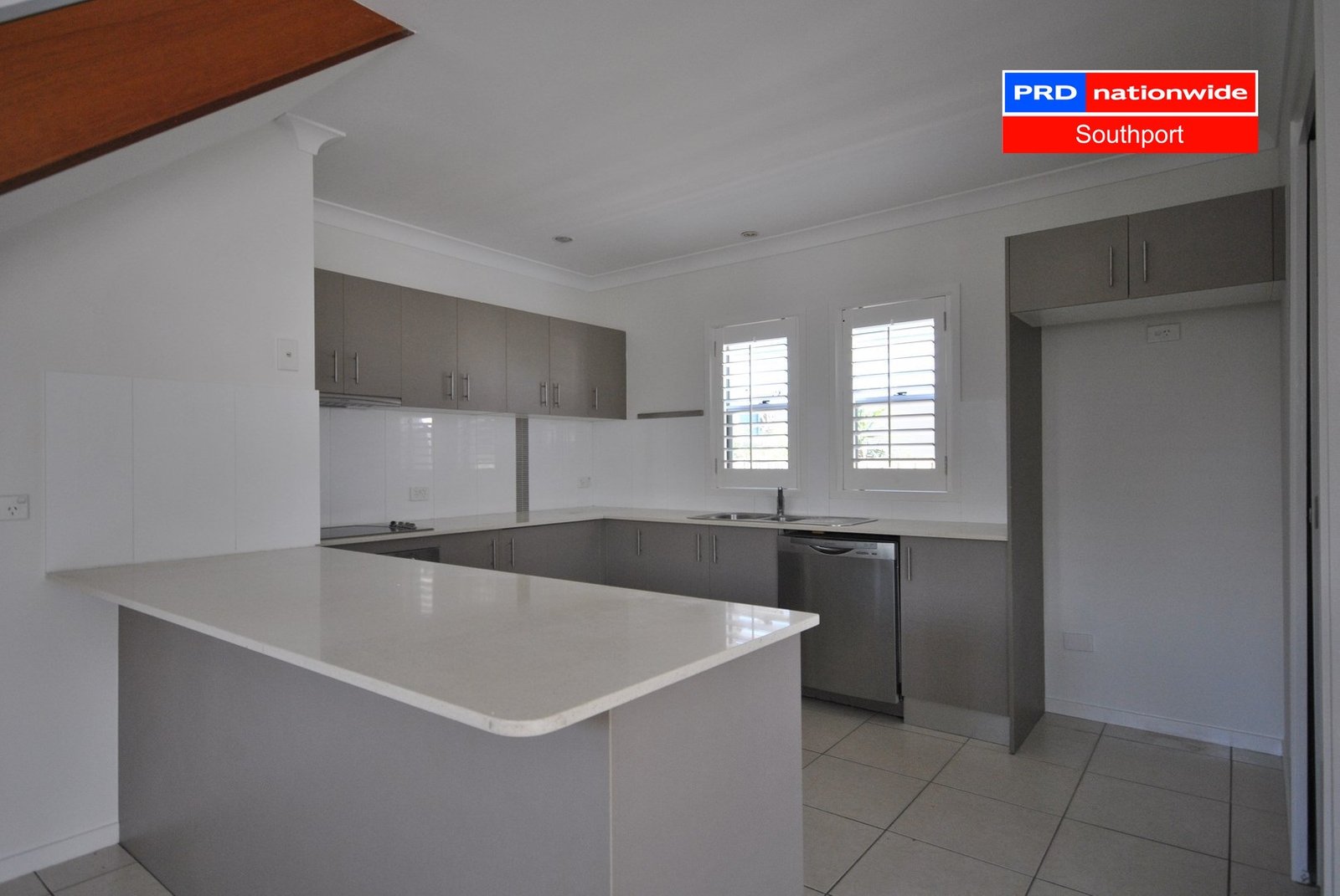 2/23 Hunter Avenue LABRADOR 5