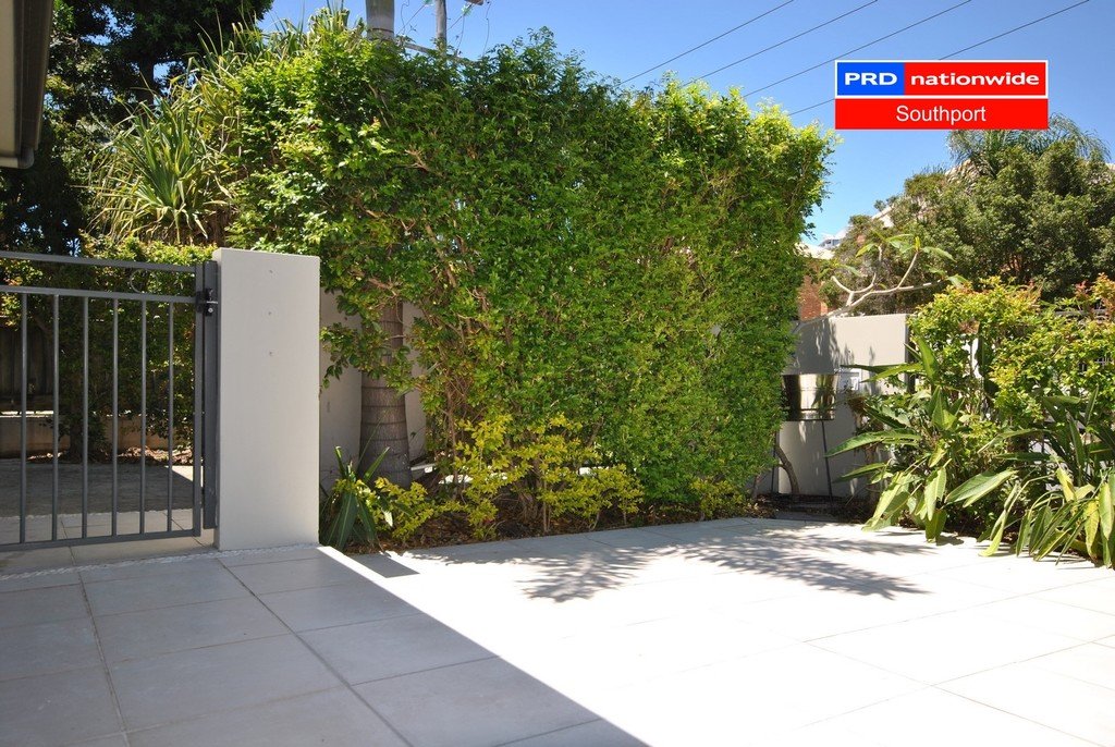 2/23 Hunter Avenue LABRADOR 13