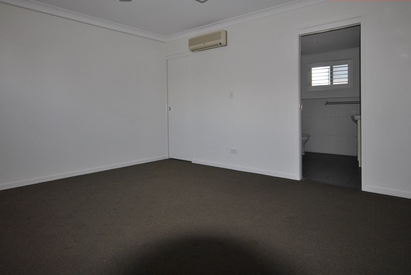 2/23 Hunter Avenue LABRADOR 7