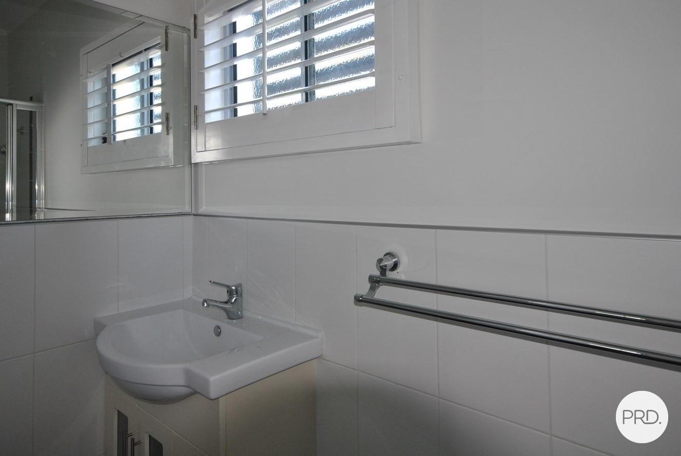 2/23 Hunter Avenue LABRADOR 9