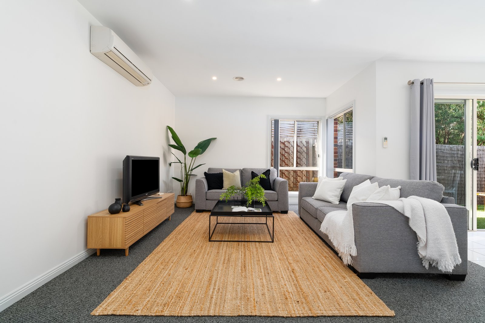 Gallery: 2/23 Learmouth Street