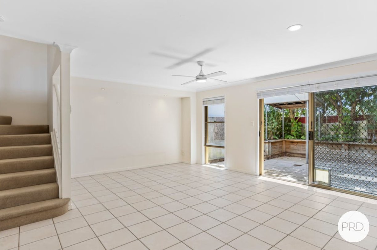 2/23 Mason Street SOUTHPORT 3