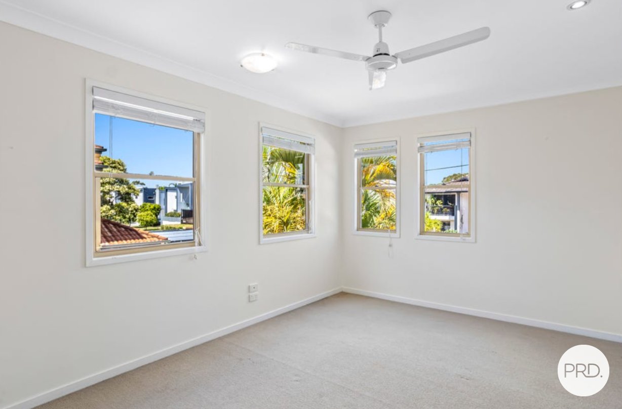 2/23 Mason Street SOUTHPORT 9