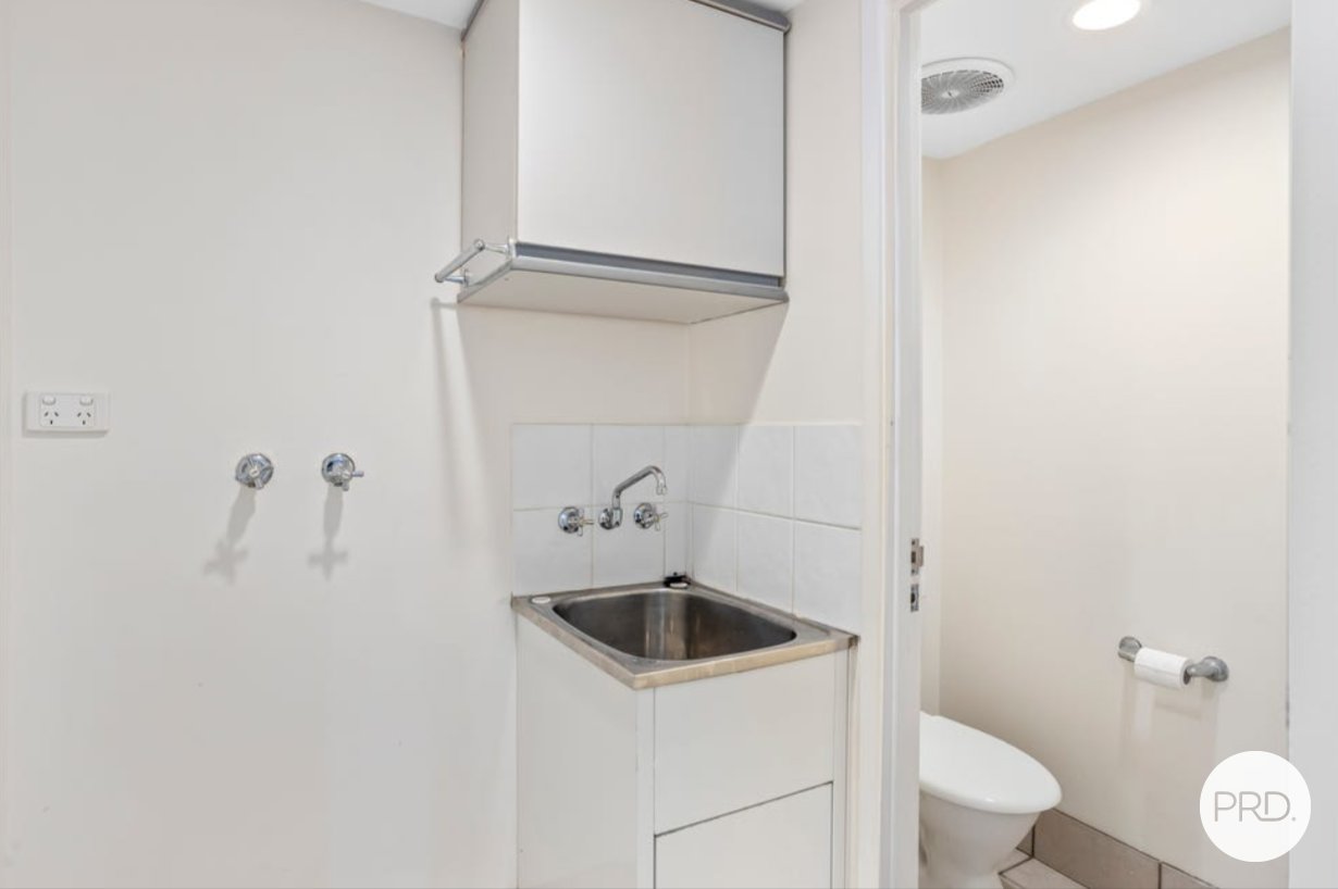 2/23 Mason Street SOUTHPORT 11