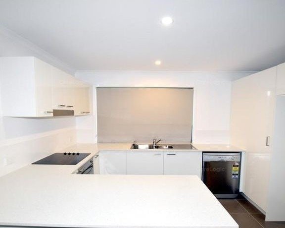 2/23 Roberts Street SOUTH GLADSTONE 6