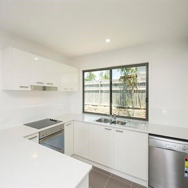 2/23 Roberts Street SOUTH GLADSTONE 7