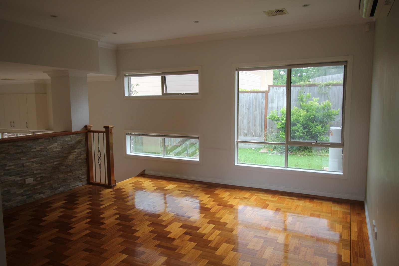 Gallery: 2/23 Stapley Crescent