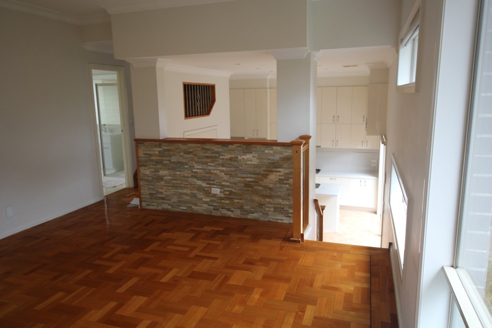 Gallery: 2/23 Stapley Crescent