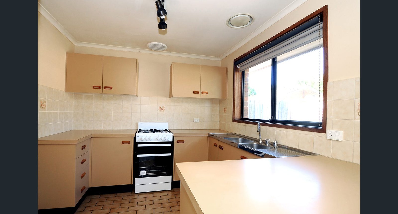 Gallery: 2/23 Tarella Road