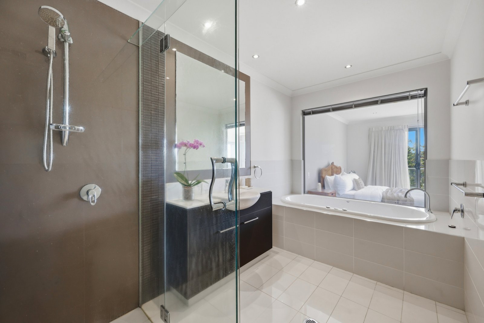 22/31 Port Peyra Crescent VARSITY LAKES 17